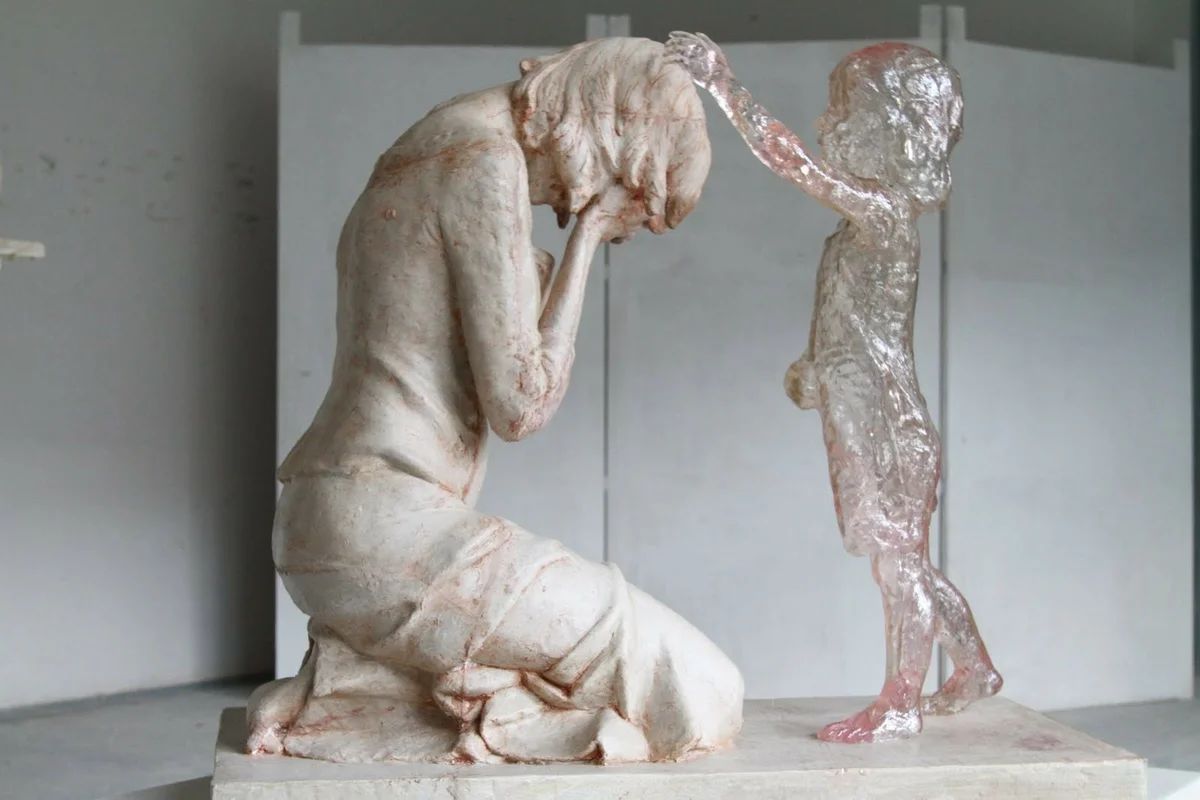 Памятник нерожденным детям в Словакии. Скульптура нерожденным детям Сургут. Скульптура нерожденным детям в Словакии. Мама что ты плачешь ничего